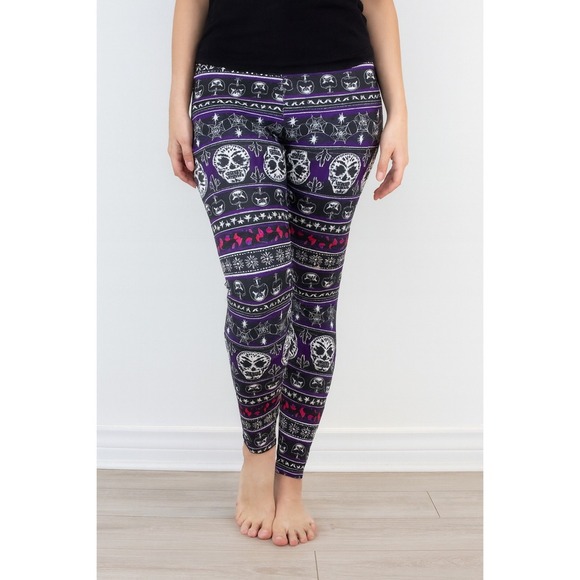 No Boundaries Halloween Leggings - Skulls, Spiderwebs, Purple Small - Picture 1 of 4